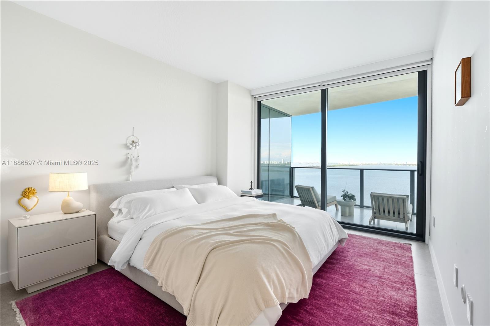 ICON BAY CONDO - Residential