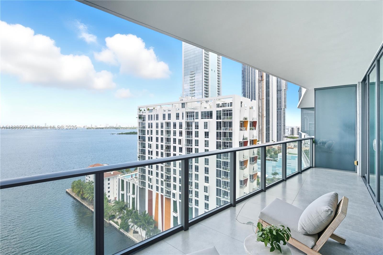 ICON BAY CONDO - Residential