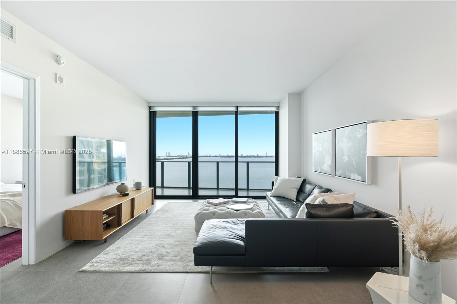ICON BAY CONDO - Residential