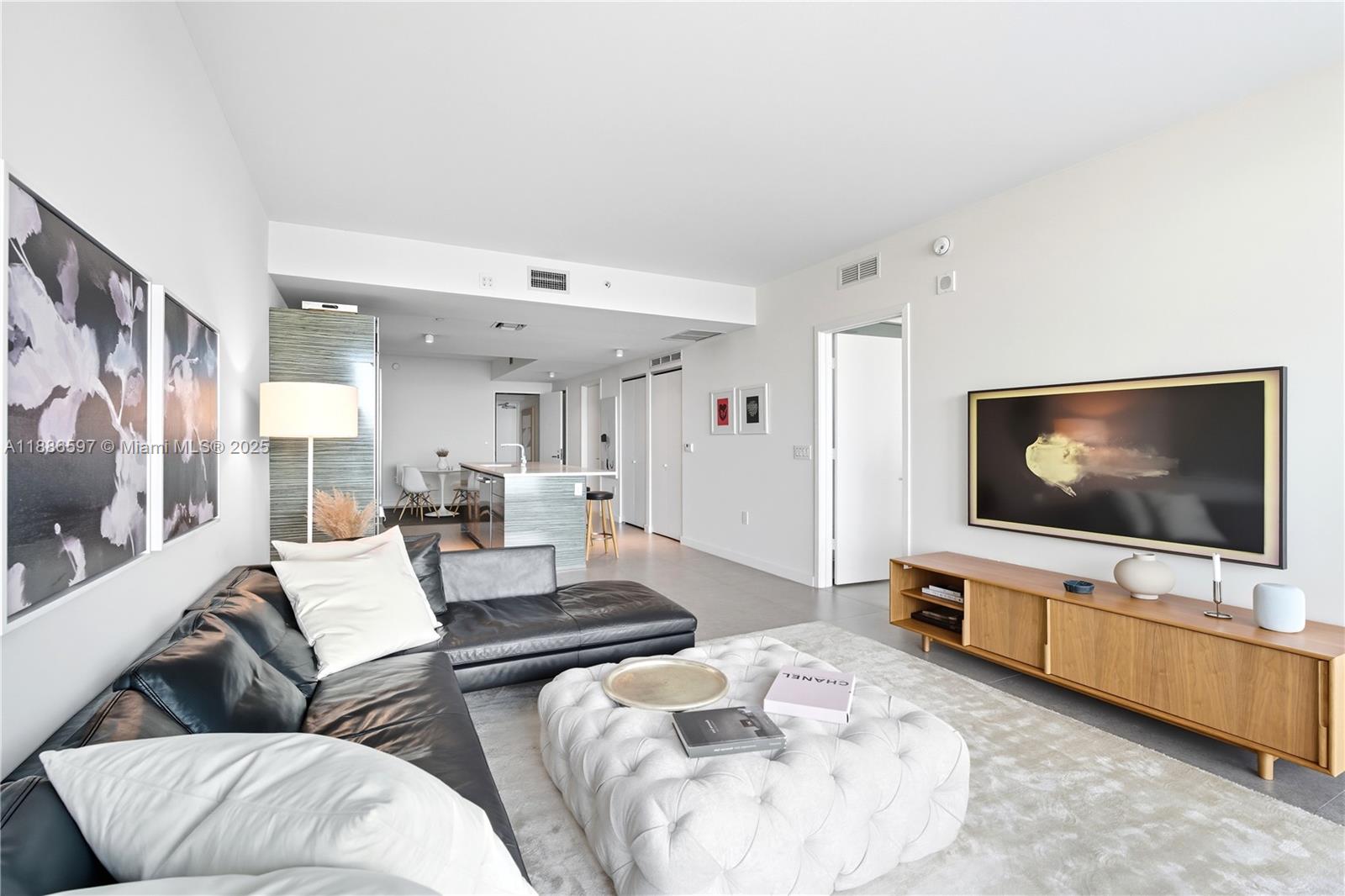 ICON BAY CONDO - Residential