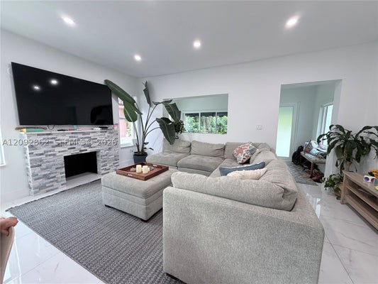 360 SW 20TH RD, MIAMI, FL 33129 - Image f482bcbe0ff6256dc904ccd2bae42f65/4177281332