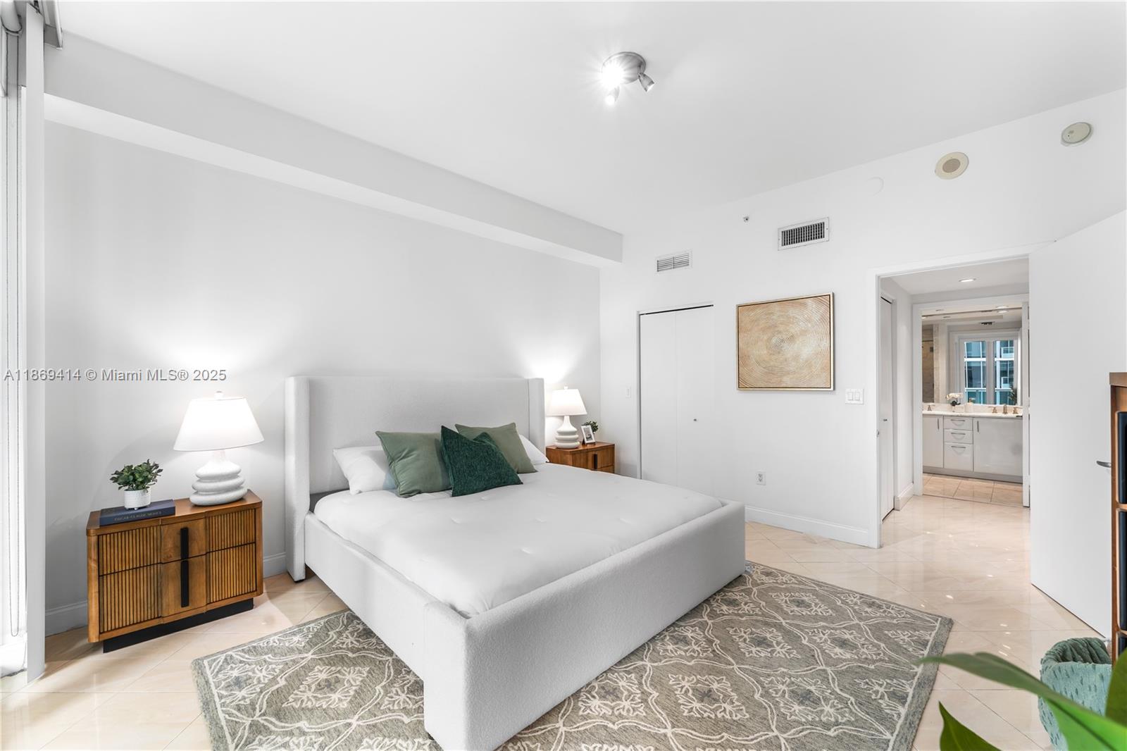 JADE RESIDENCES AT BRICKE - Residential