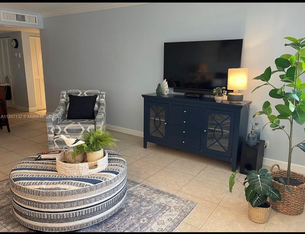 Photo of 3180 S Ocean Dr #122, Hallandale Beach, FL 33009 (MLS # A11287132)