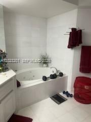 6301 Collins Ave 1206