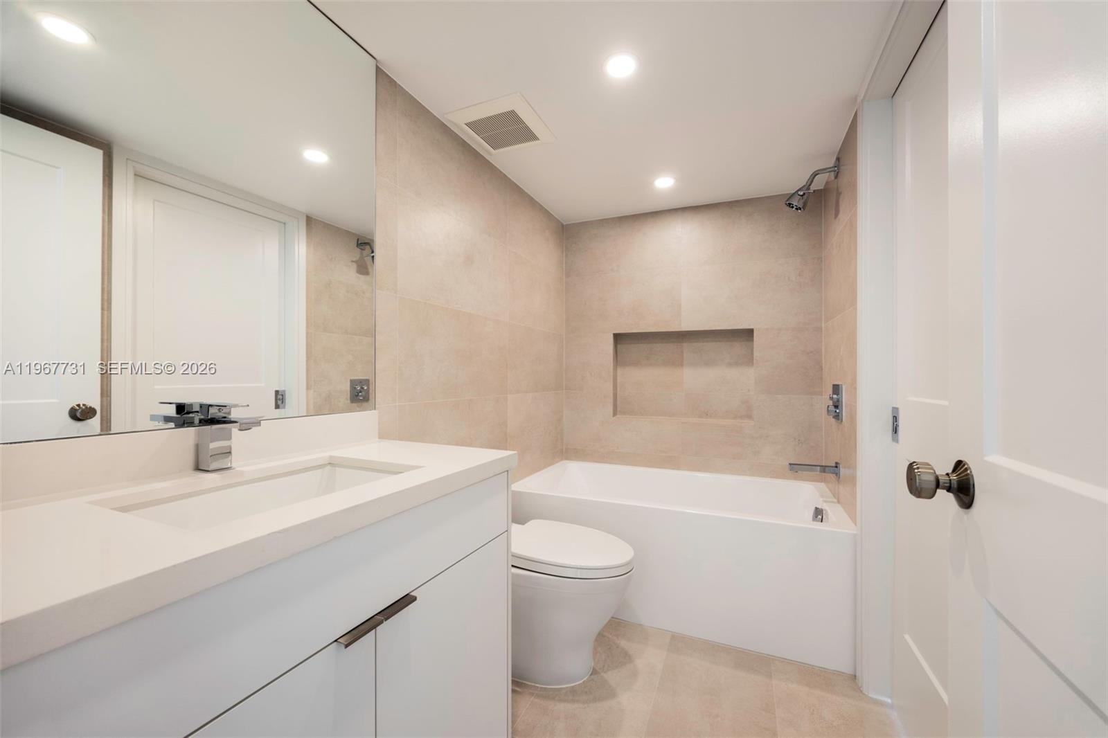 THE GRANDVIEW PALACE COND - Residential