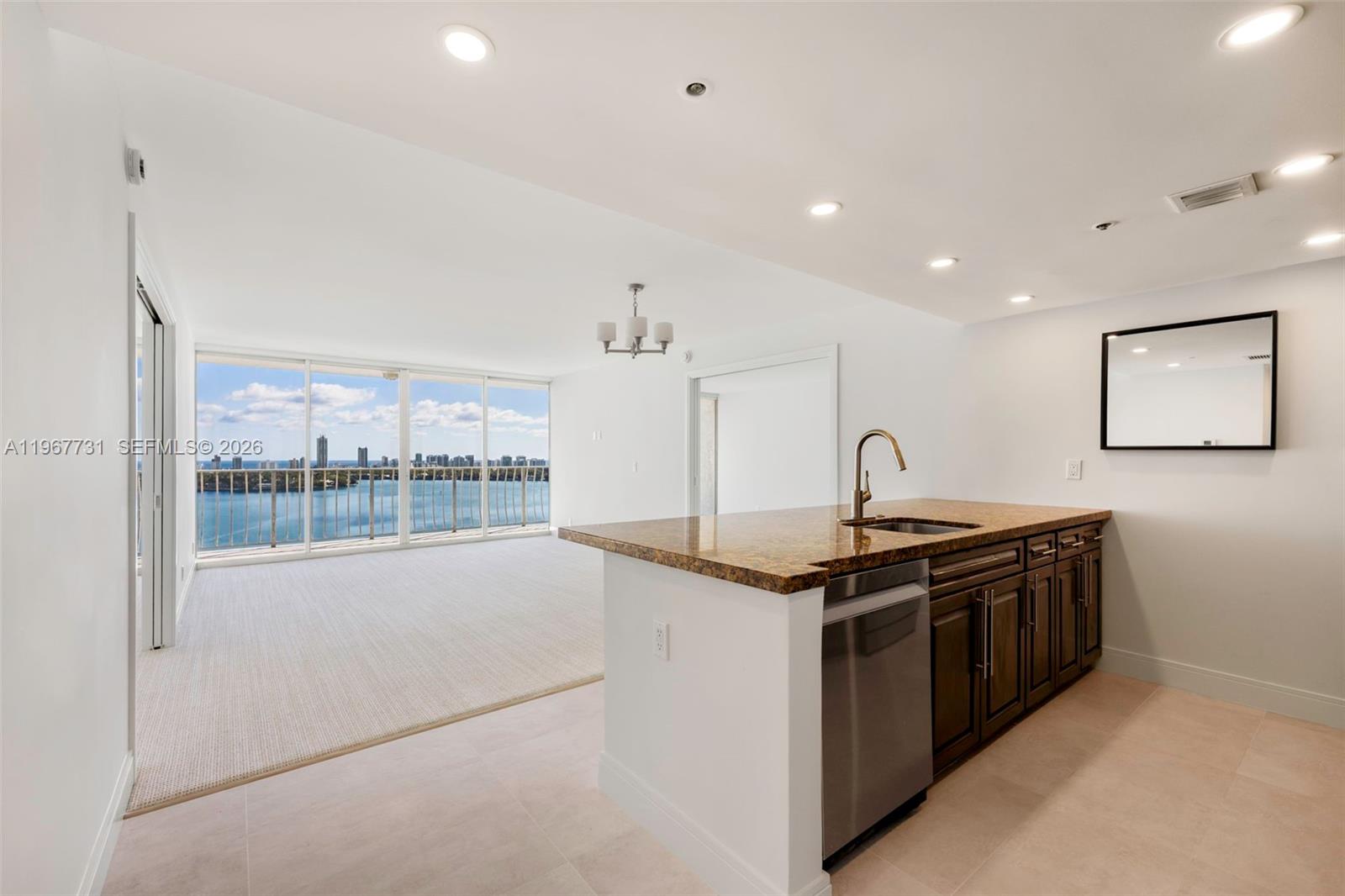 THE GRANDVIEW PALACE COND - Residential