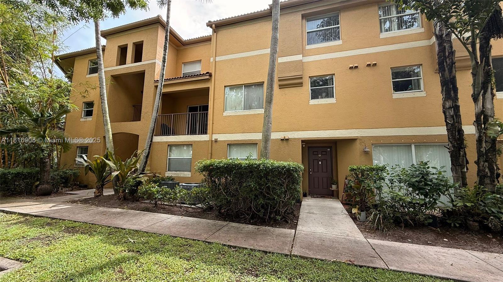 Rental Property at 771 N Pine Island Rd 205, Plantation, Miami-Dade County, Florida - Bedrooms: 2 
Bathrooms: 2  - $2,250 MO.