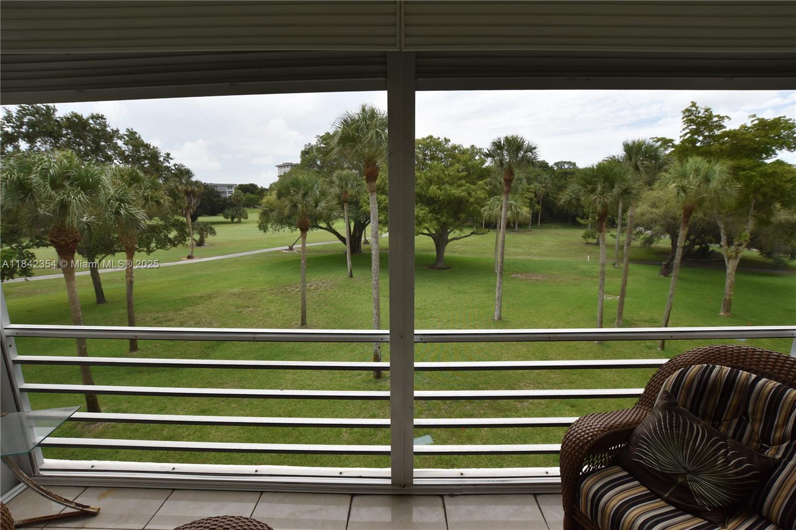 NO 70 PALM-AIRE COUNTRY C - Residential Lease