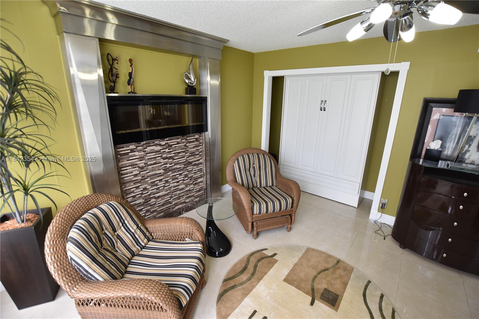 NO 70 PALM-AIRE COUNTRY C - Residential Lease