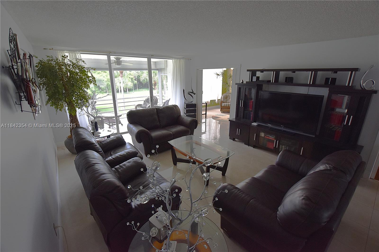 NO 70 PALM-AIRE COUNTRY C - Residential Lease