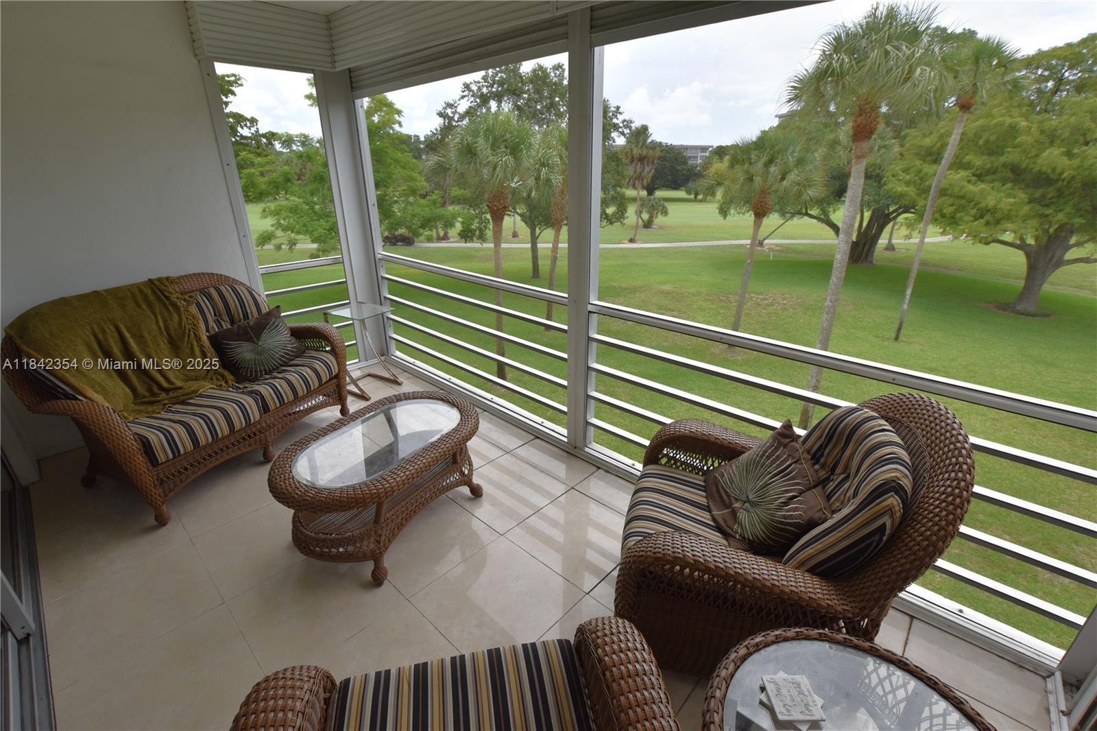 NO 70 PALM-AIRE COUNTRY C - Residential Lease