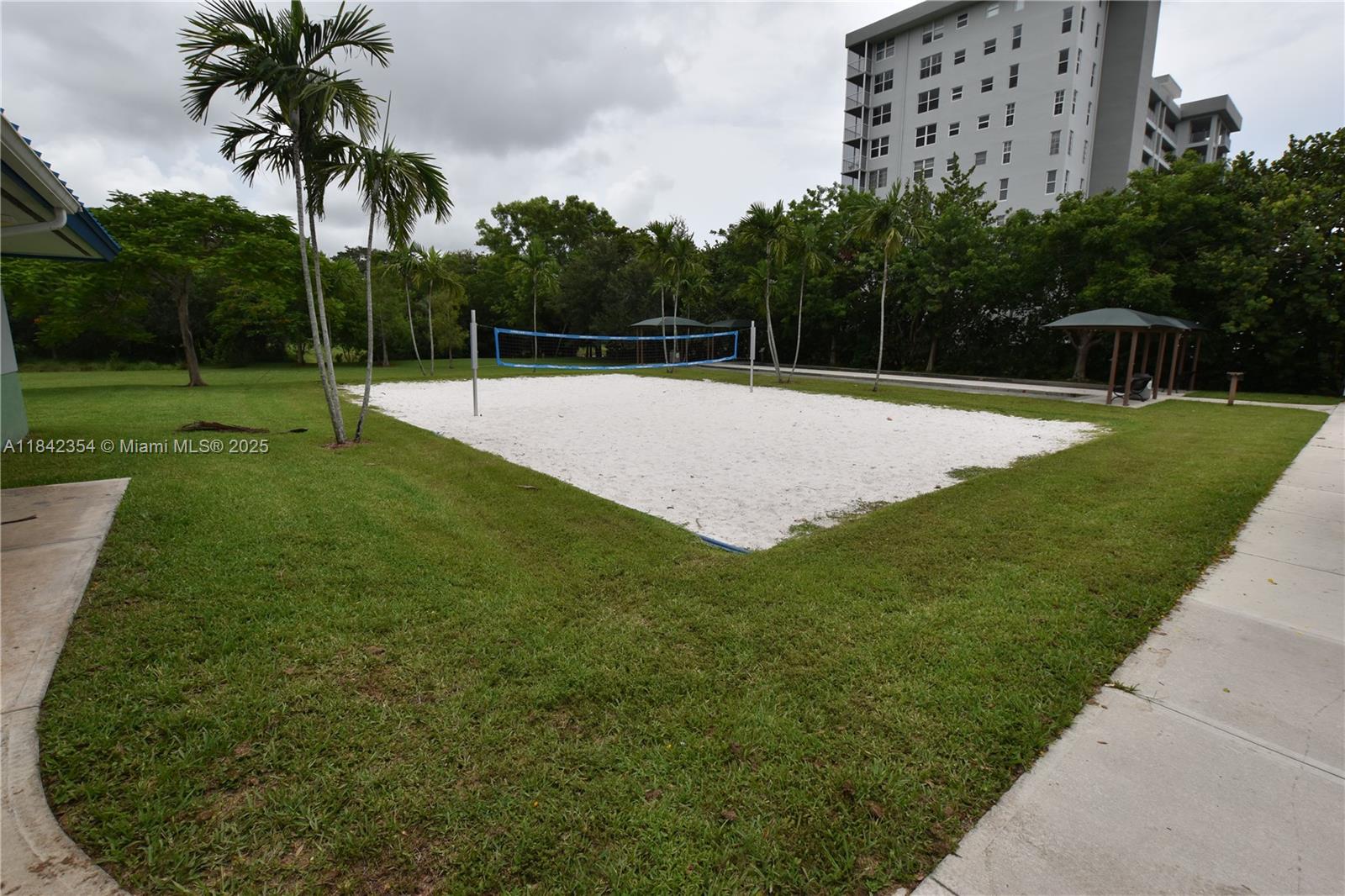 NO 70 PALM-AIRE COUNTRY C - Residential Lease