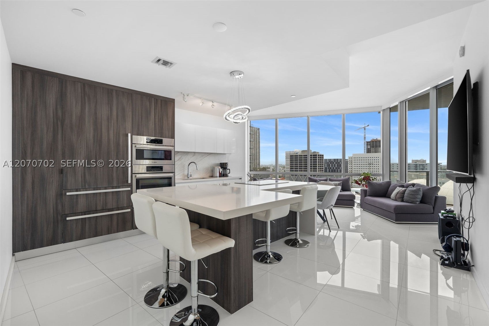 851 NE 1st Ave 1610