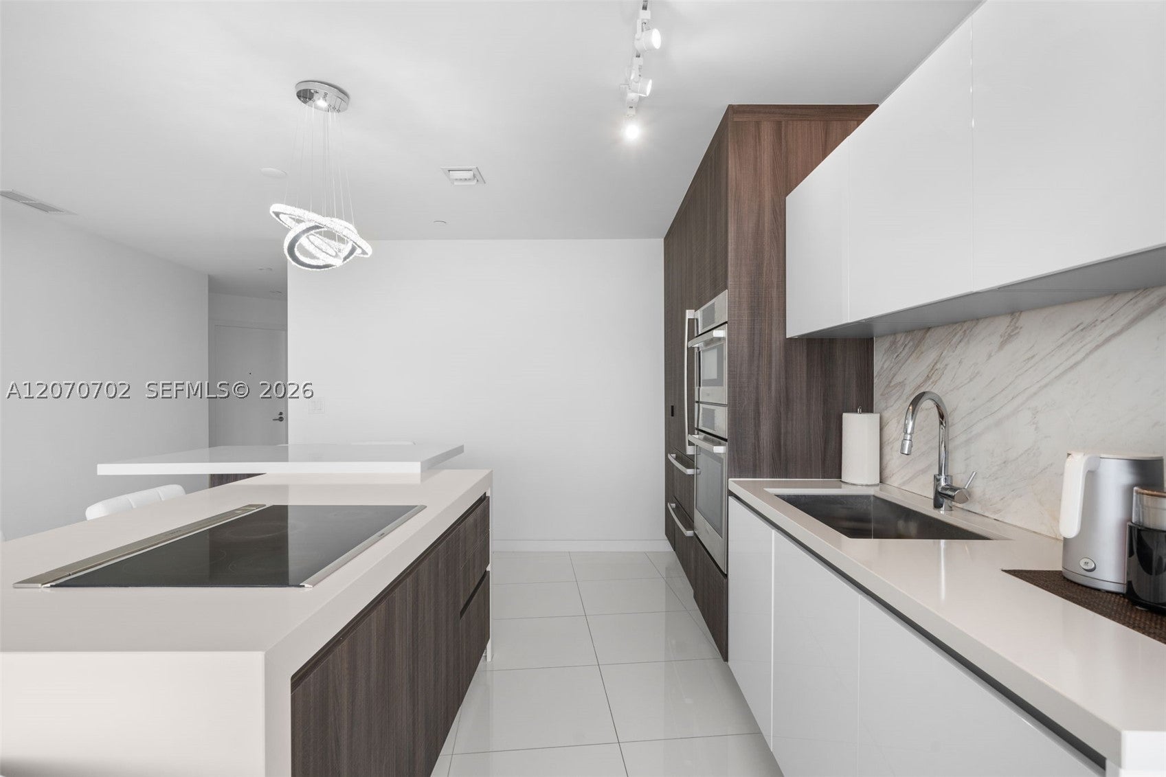 851 NE 1st Ave 1610