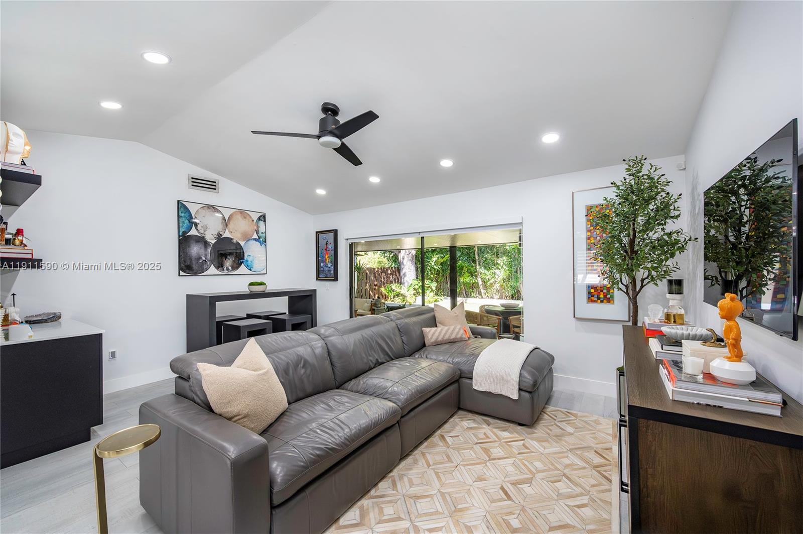 EVERGLADES SUGAR & LAND C - Residential