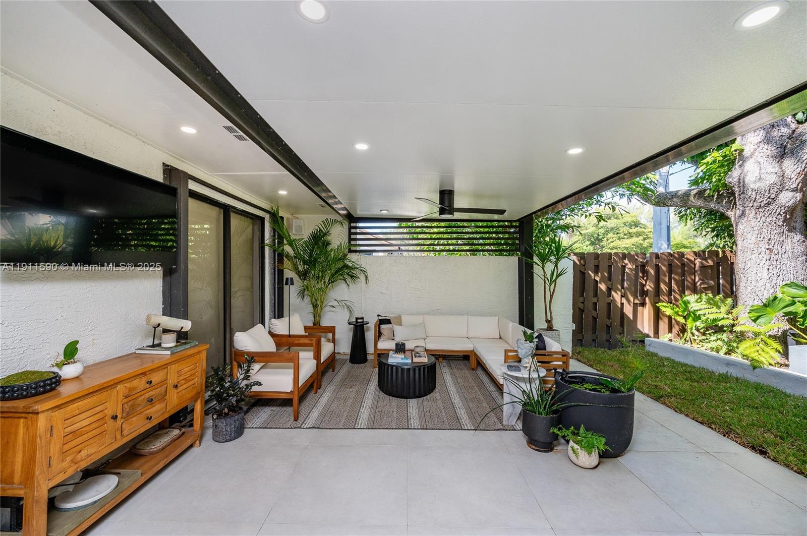 EVERGLADES SUGAR & LAND C - Residential