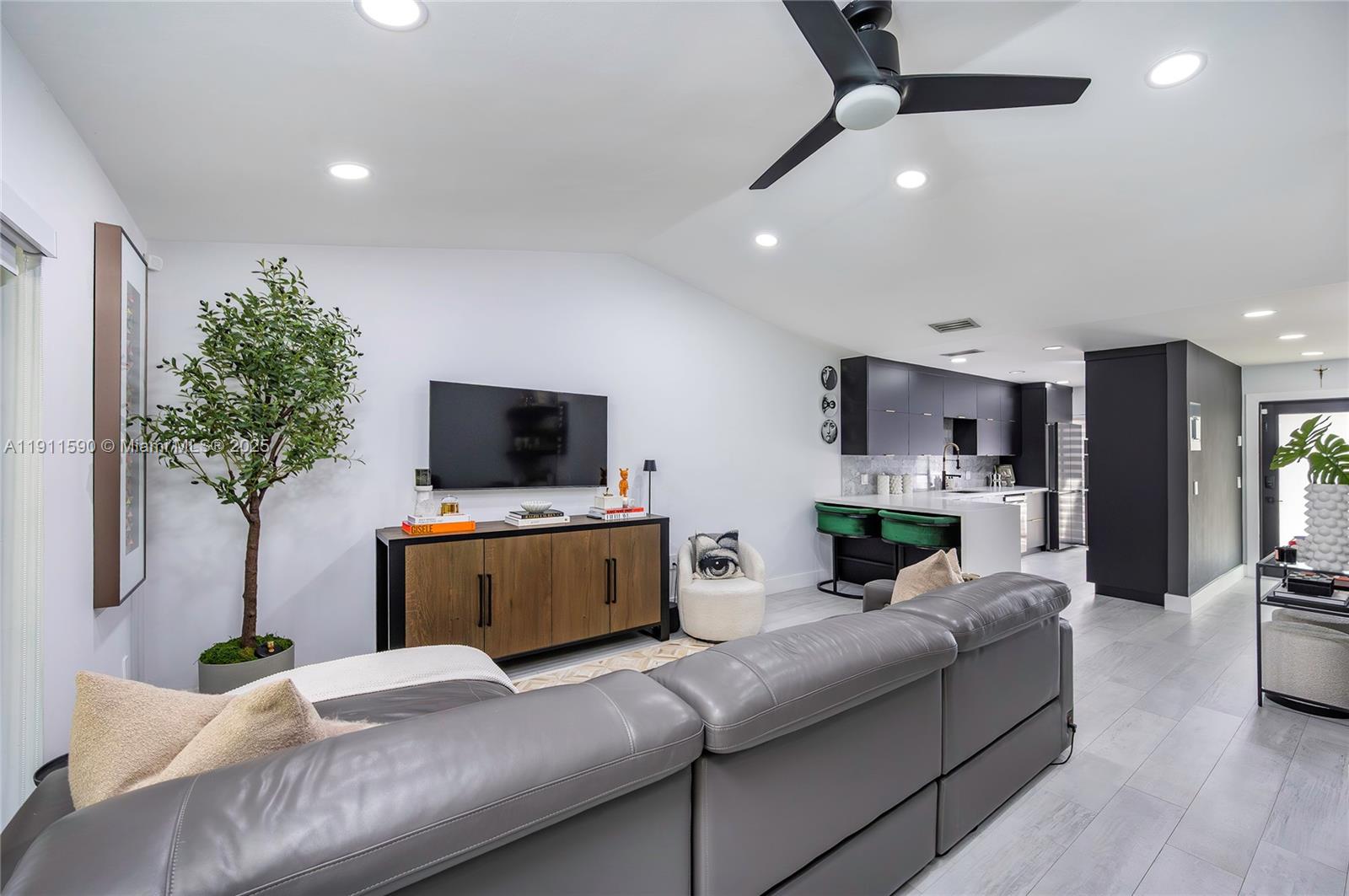 EVERGLADES SUGAR & LAND C - Residential