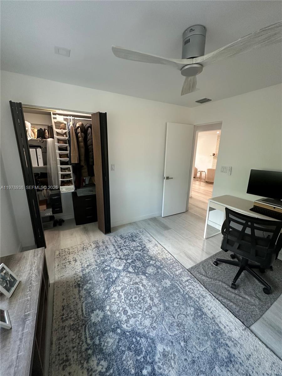 HOLLYWOOD LAKES SECTION - Residential