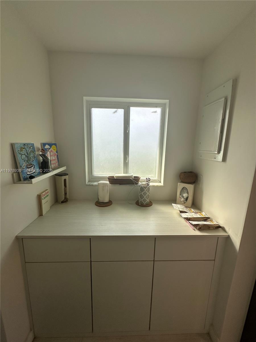 HOLLYWOOD LAKES SECTION - Residential