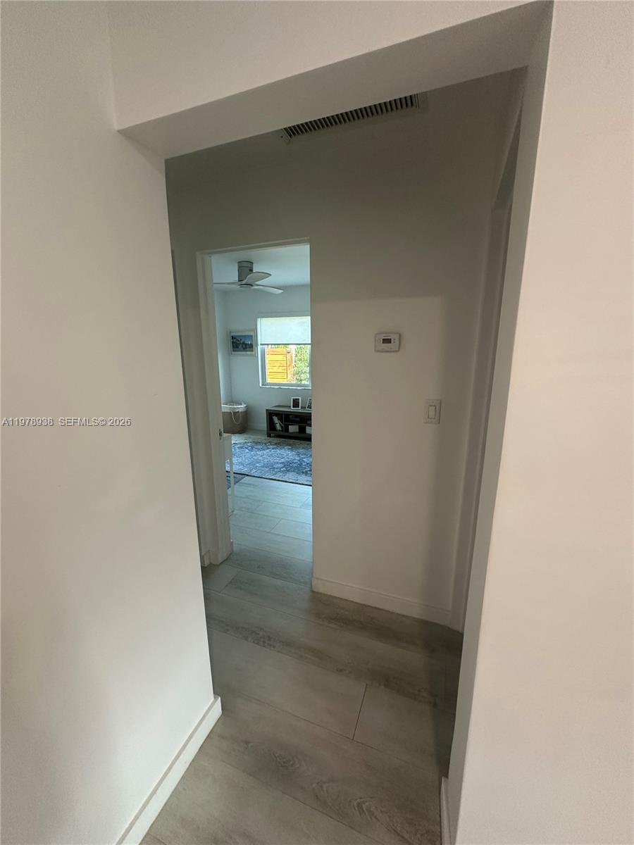 HOLLYWOOD LAKES SECTION - Residential