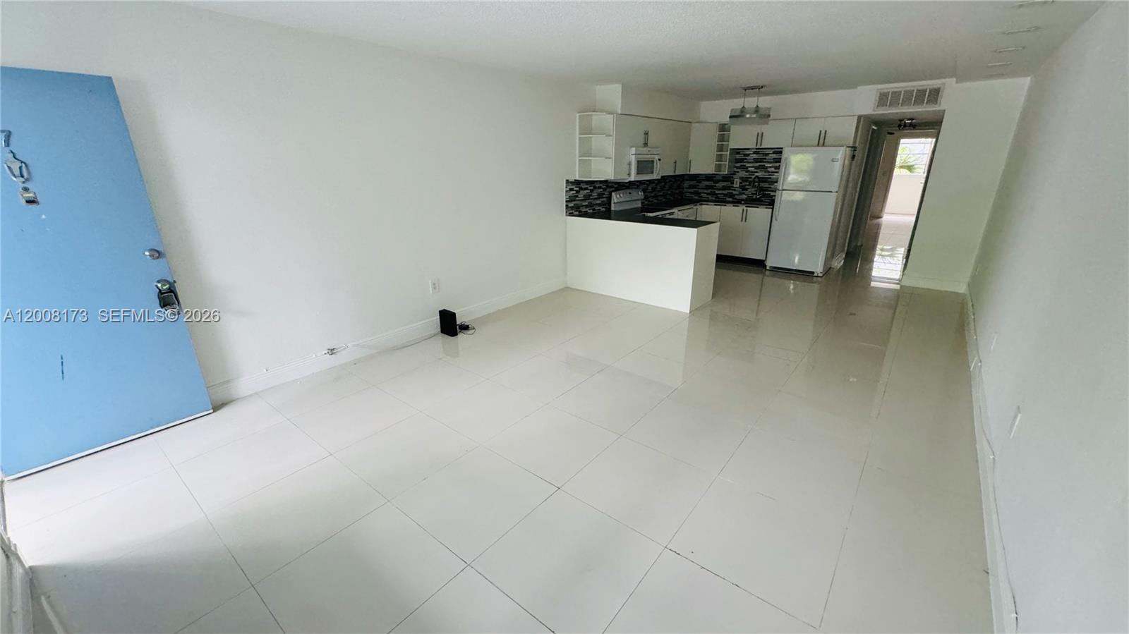 GOLDEN KEY CONDO, THE - Residential