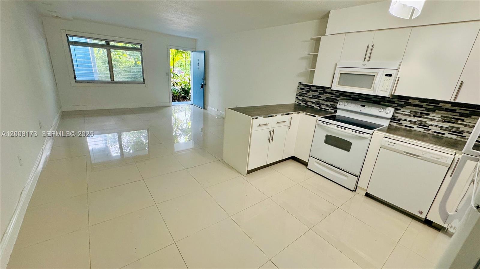 GOLDEN KEY CONDO, THE - Residential