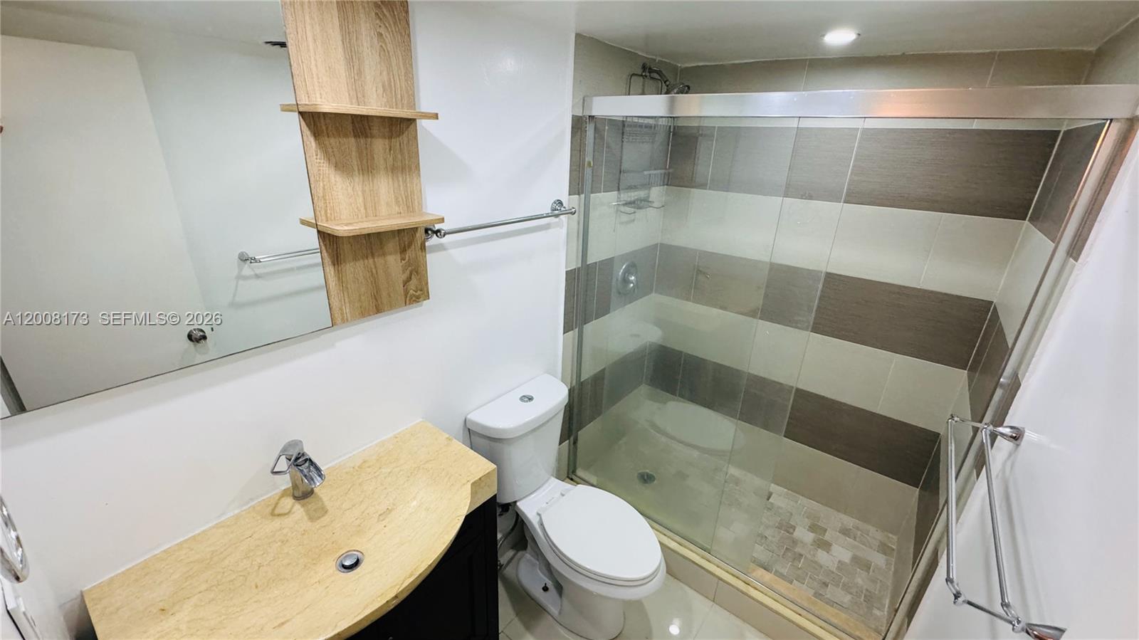 GOLDEN KEY CONDO, THE - Residential