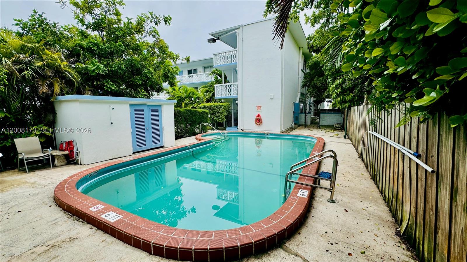 GOLDEN KEY CONDO, THE - Residential