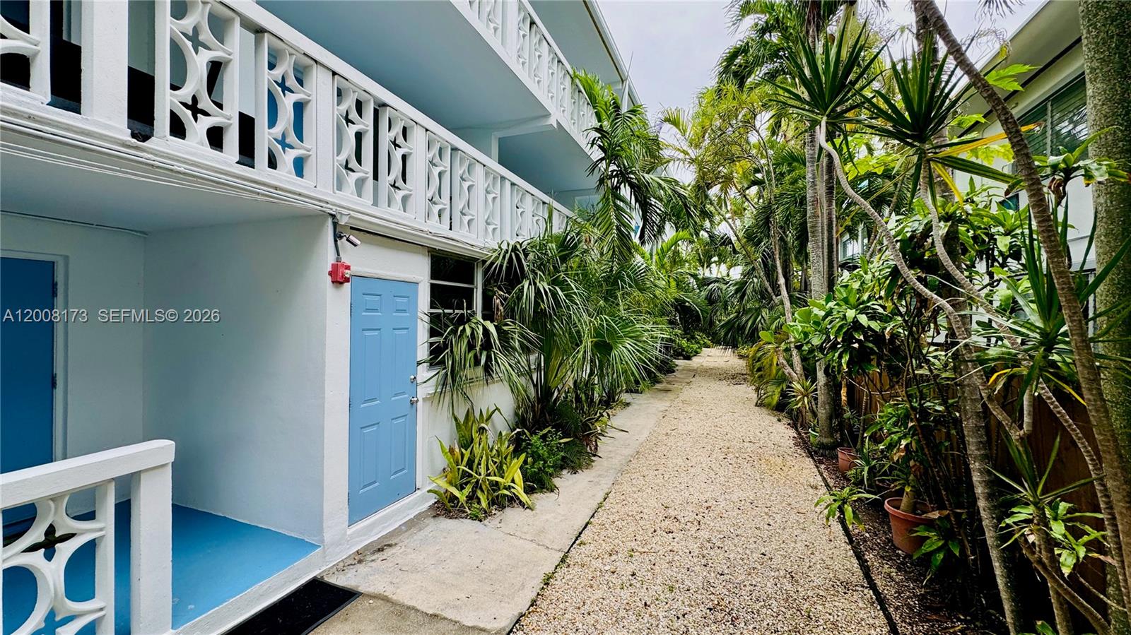 GOLDEN KEY CONDO, THE - Residential