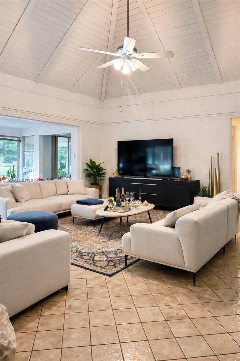 5700 White Hickory Cir