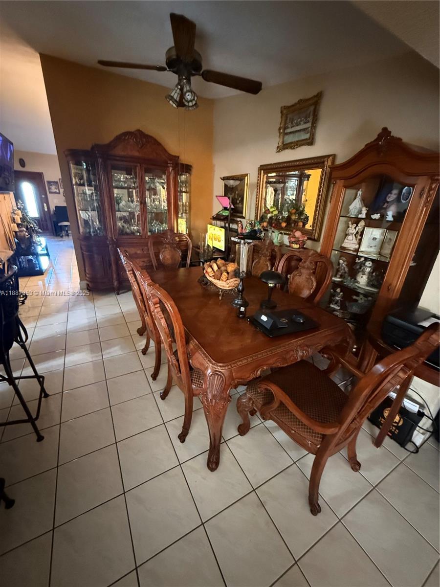 LAS PALMAS CONDO 2/7 - Residential