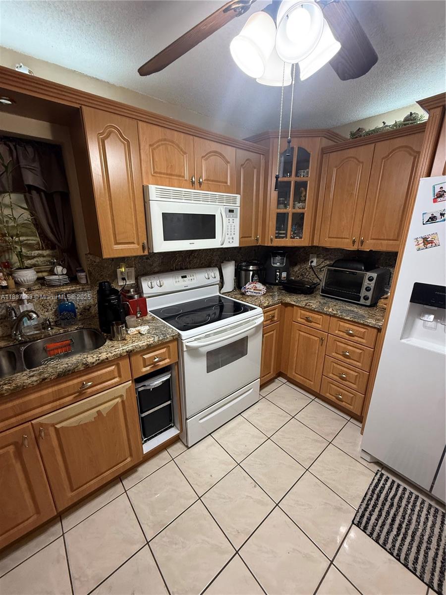 LAS PALMAS CONDO 2/7 - Residential