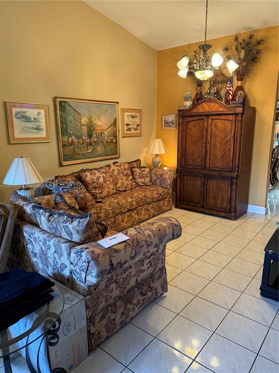 LAS PALMAS CONDO 2/7 - Residential