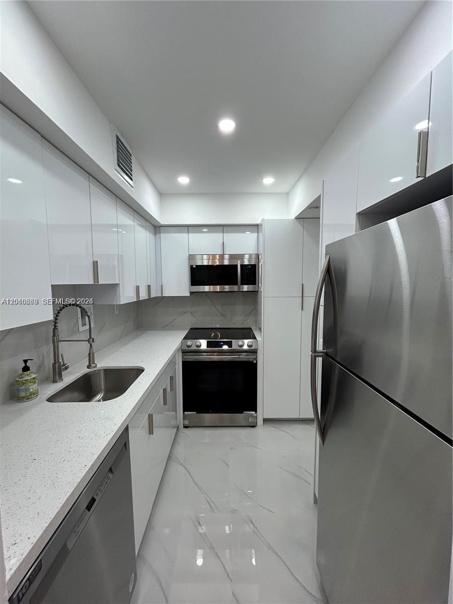 1200 West Ave PH23