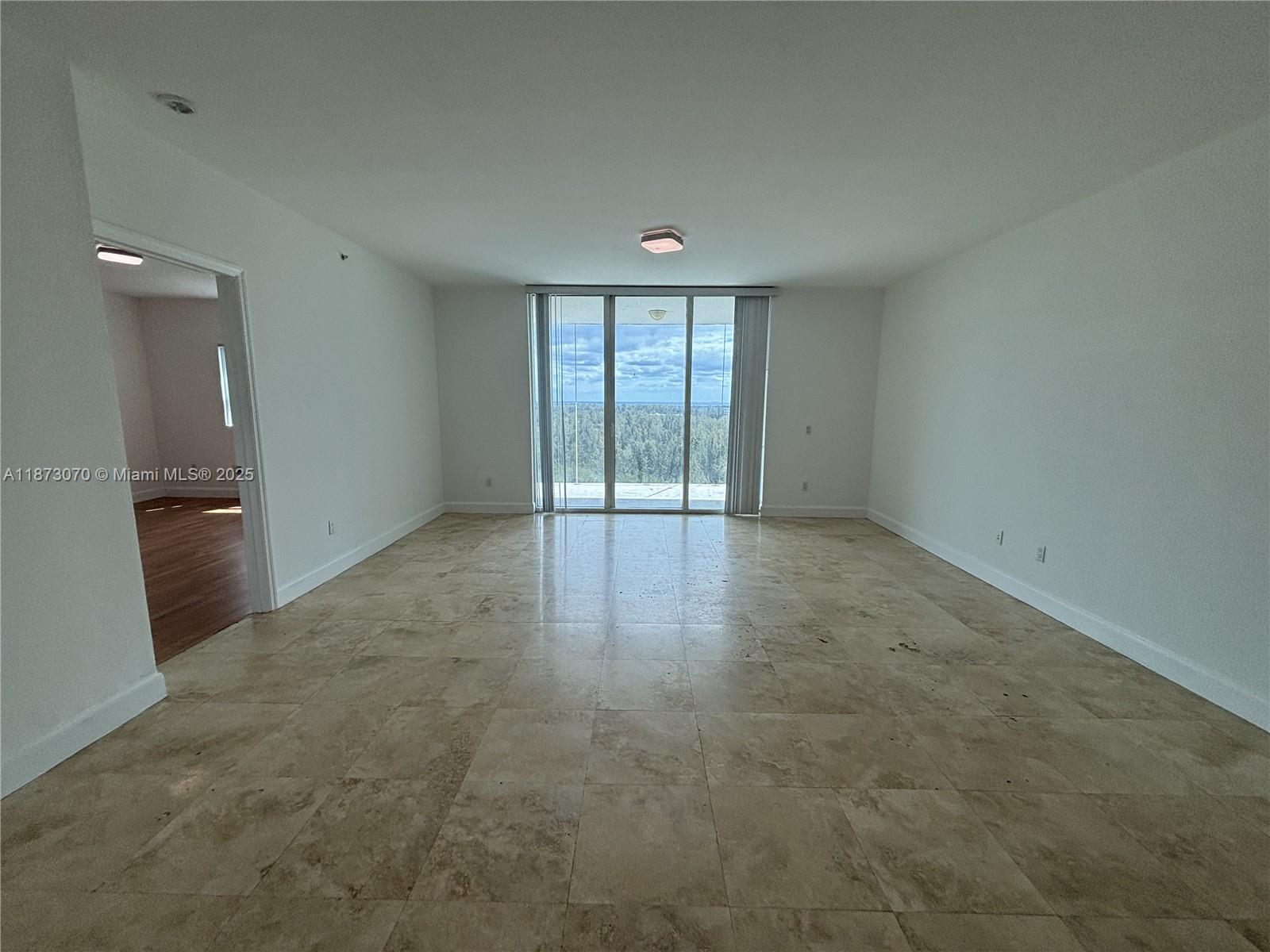 THE OAKS I CONDO - Residential Lease
