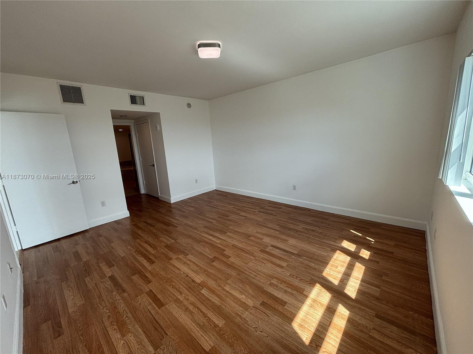 THE OAKS I CONDO - Residential Lease