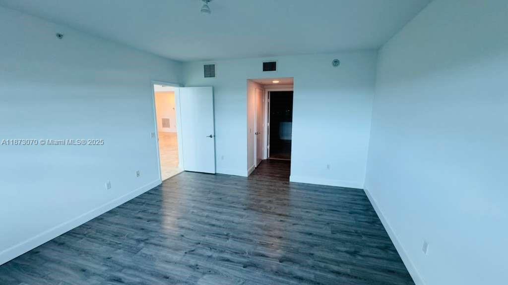 THE OAKS I CONDO - Residential Lease