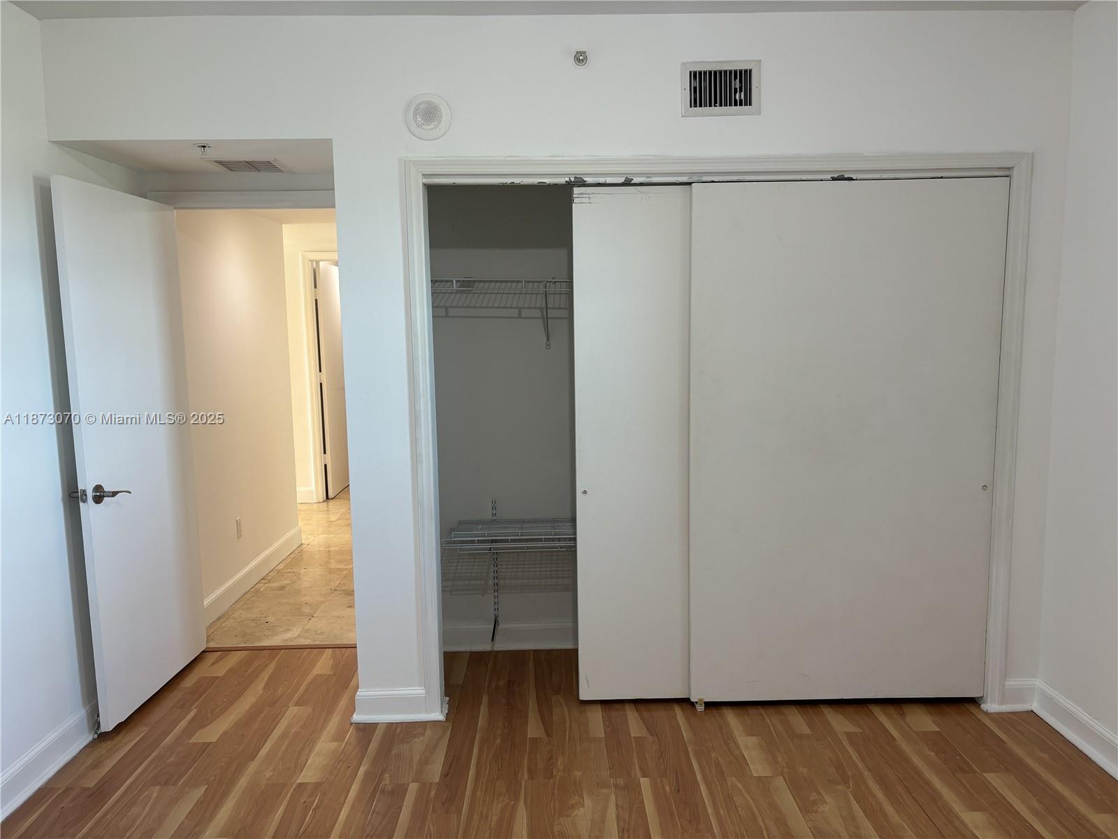 THE OAKS I CONDO - Residential Lease
