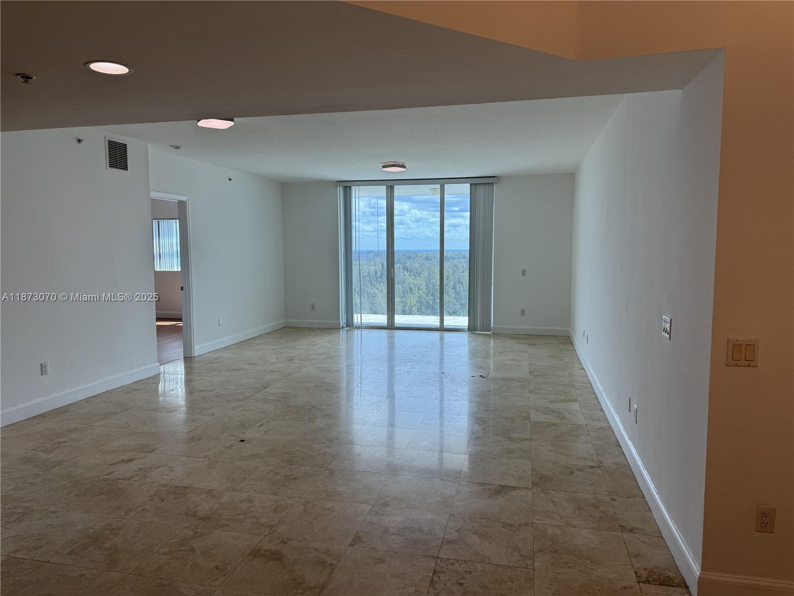 THE OAKS I CONDO - Residential Lease