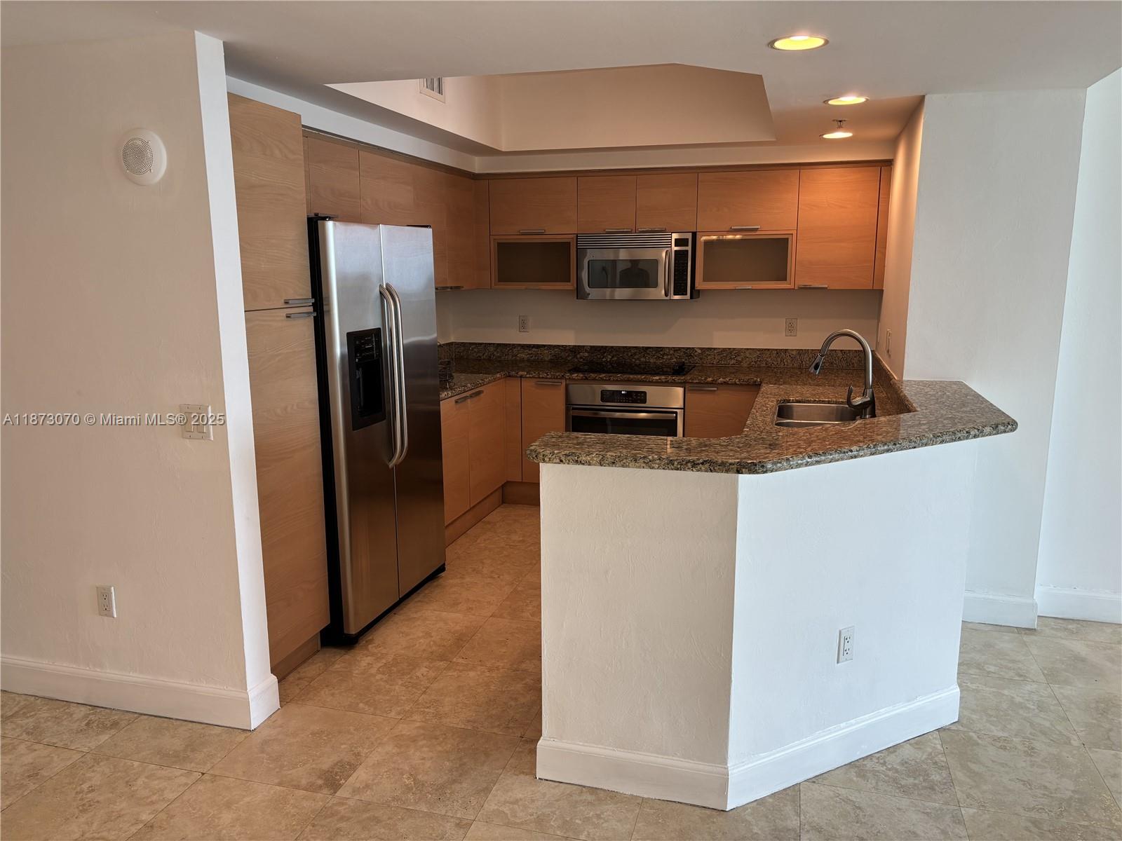 THE OAKS I CONDO - Residential Lease
