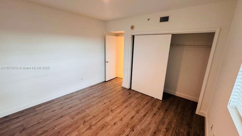 THE OAKS I CONDO - Residential Lease