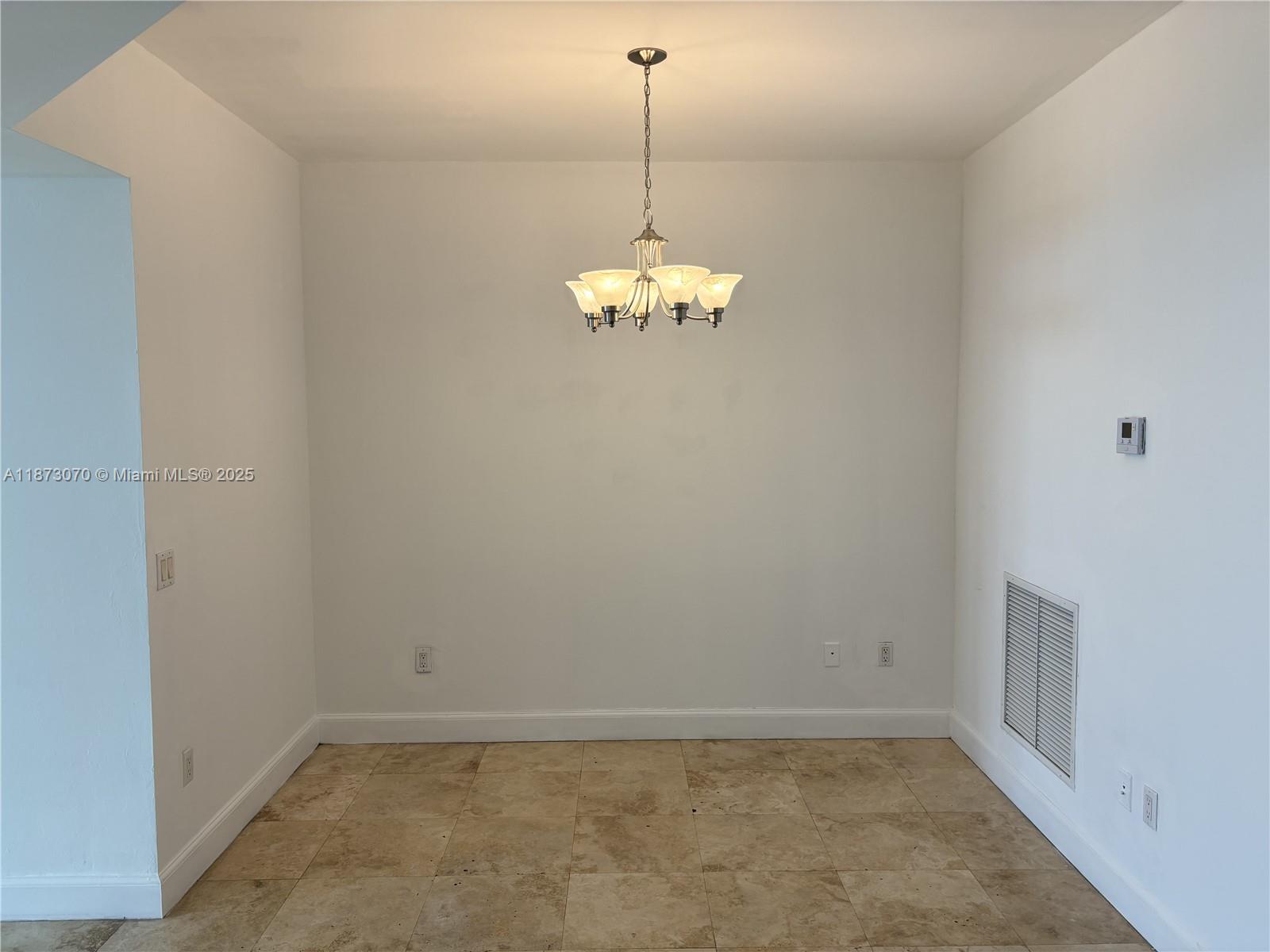 THE OAKS I CONDO - Residential Lease