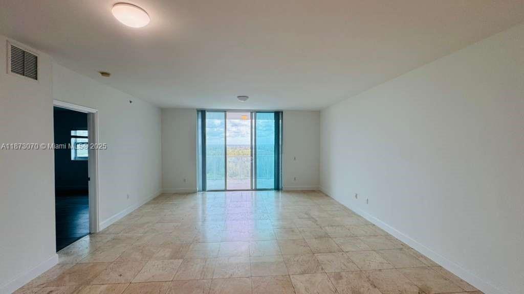 THE OAKS I CONDO - Residential Lease