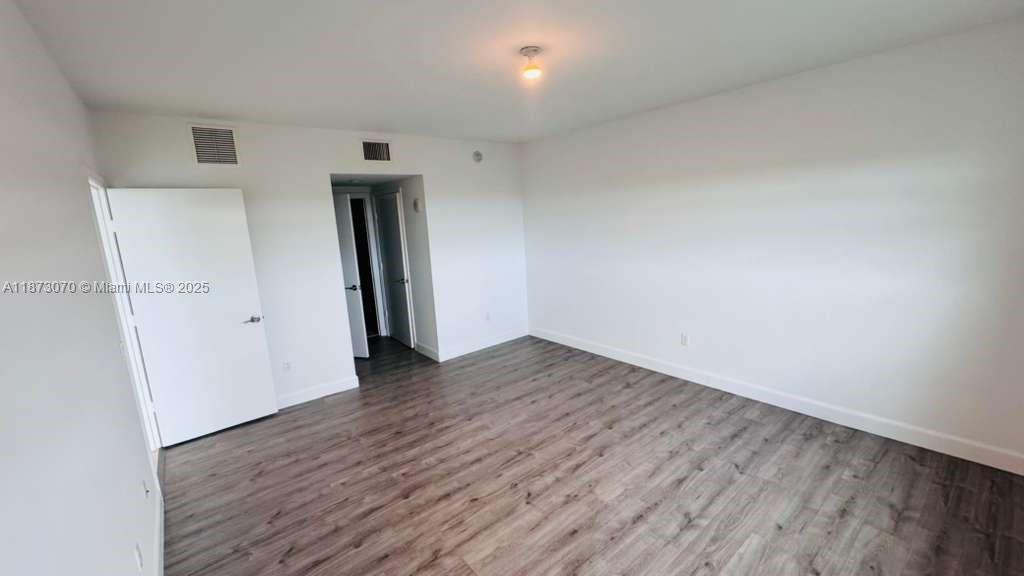 THE OAKS I CONDO - Residential Lease