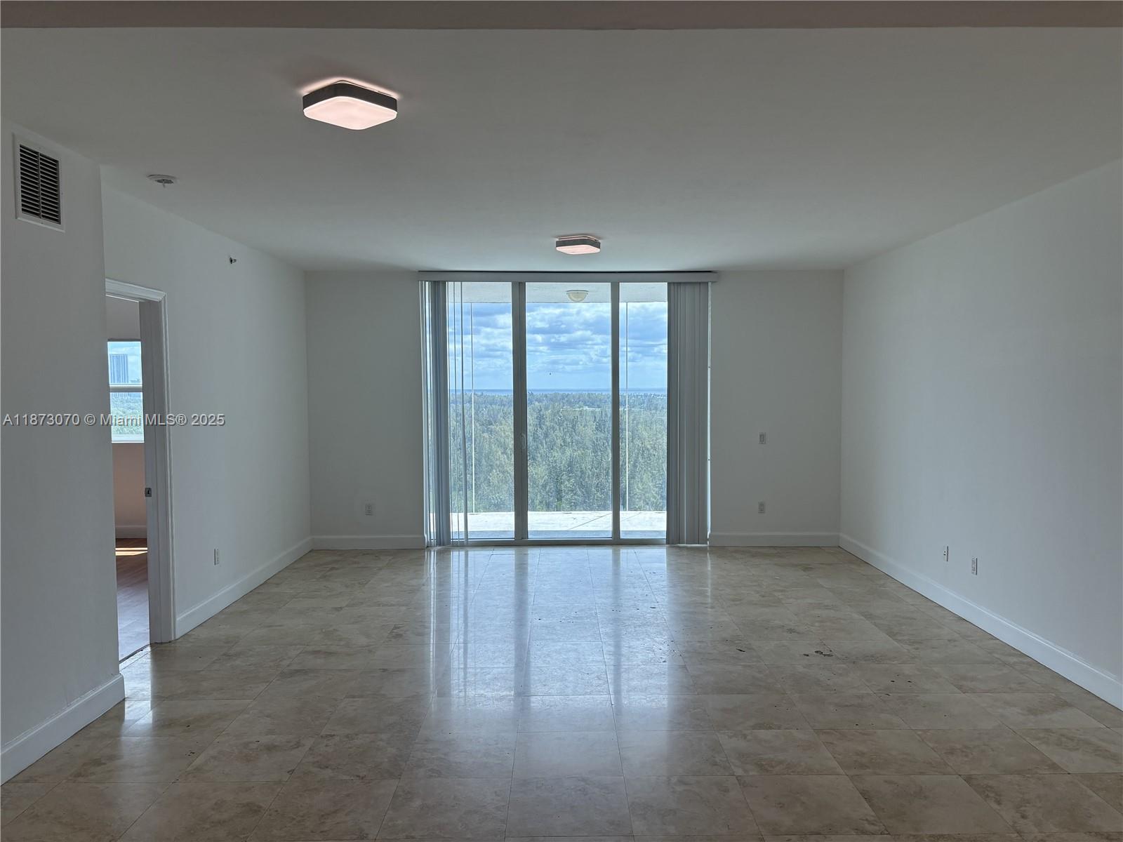 THE OAKS I CONDO - Residential Lease