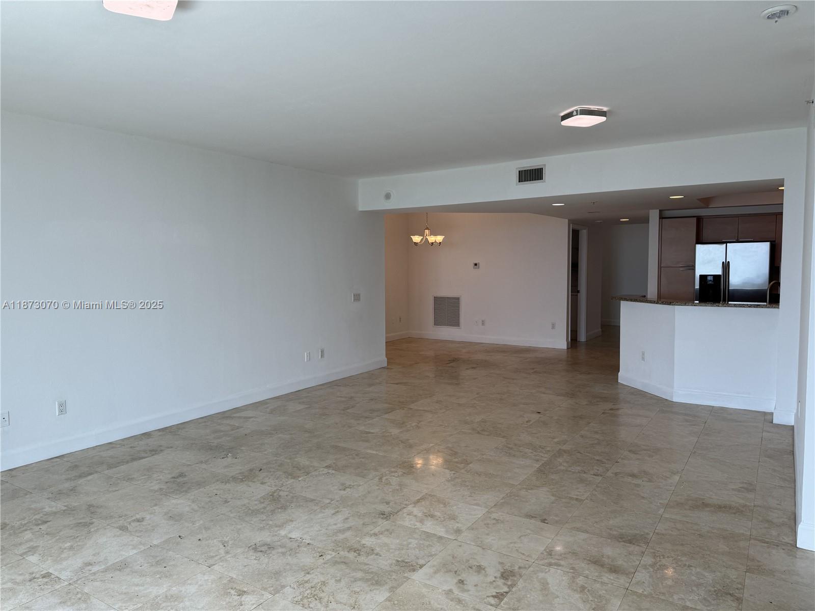 THE OAKS I CONDO - Residential Lease