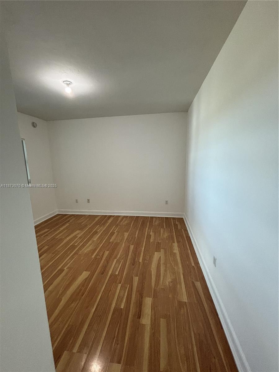 THE OAKS I CONDO - Residential Lease