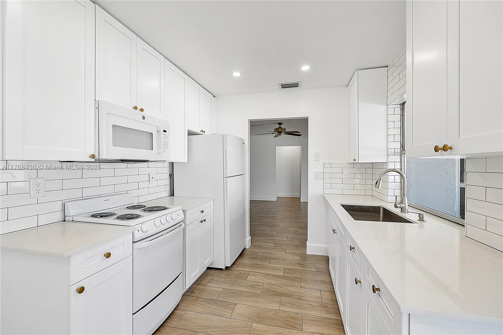 PALM BEACH LEISUREVILLE S - Residential Lease