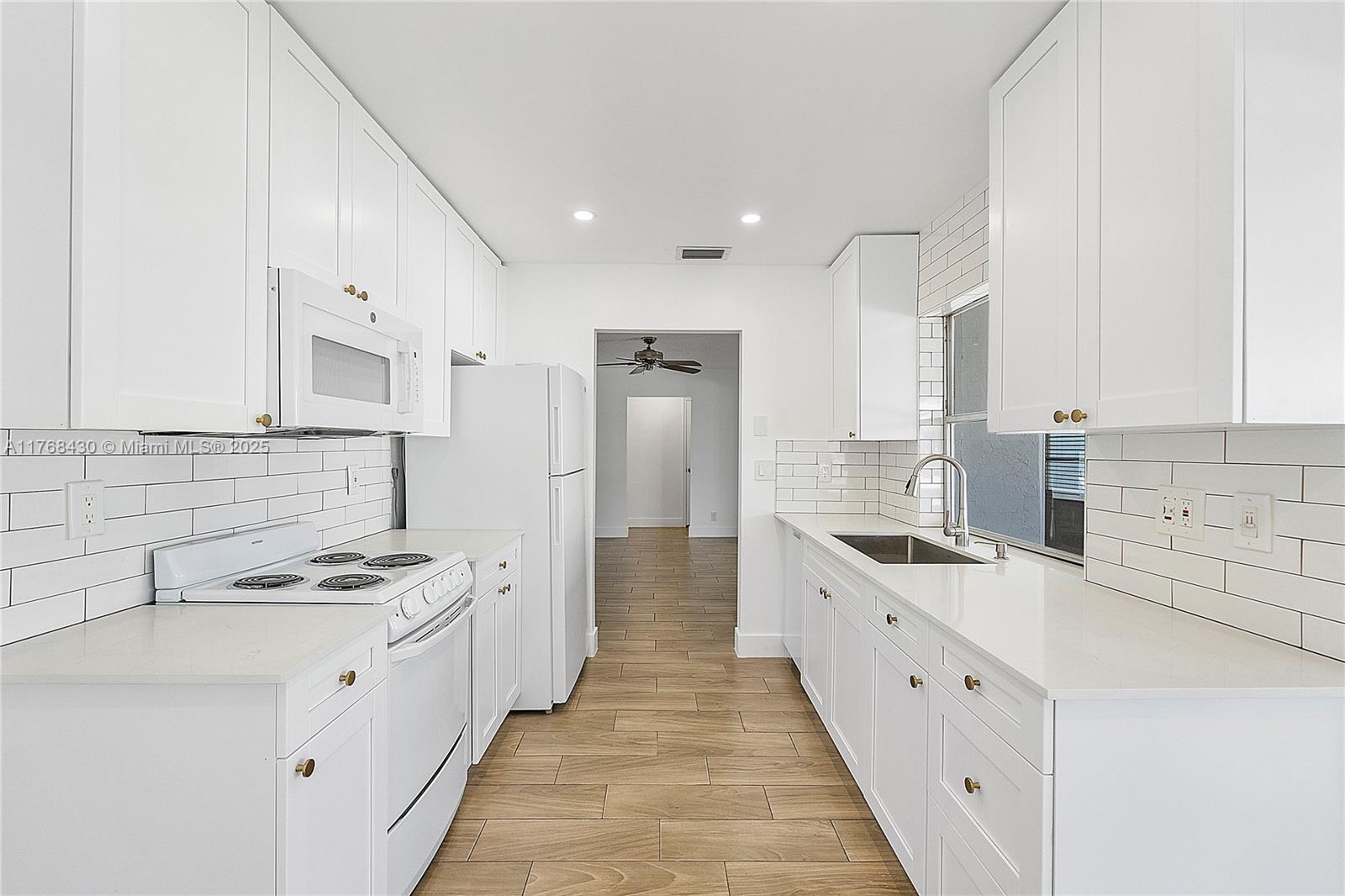 PALM BEACH LEISUREVILLE S - Residential Lease