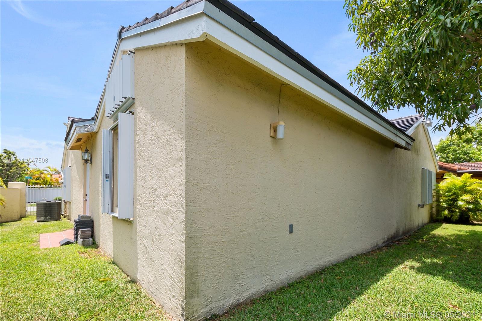 KENLAND HOMES - Residential